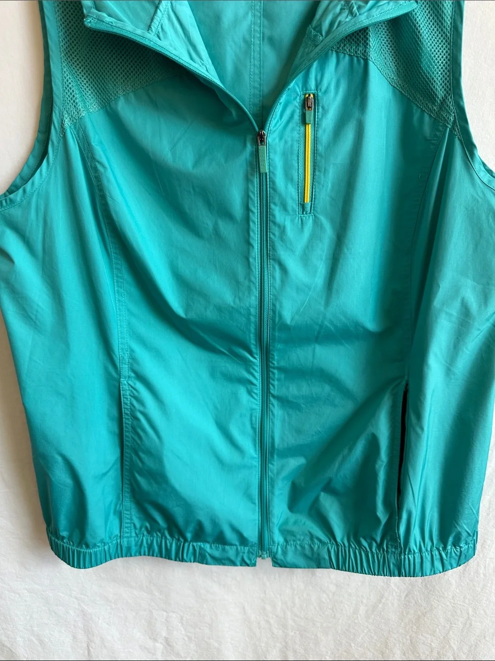 Vintage Liz Golf by Liz Claiborne lightweight hooded windbreaker vest, size L